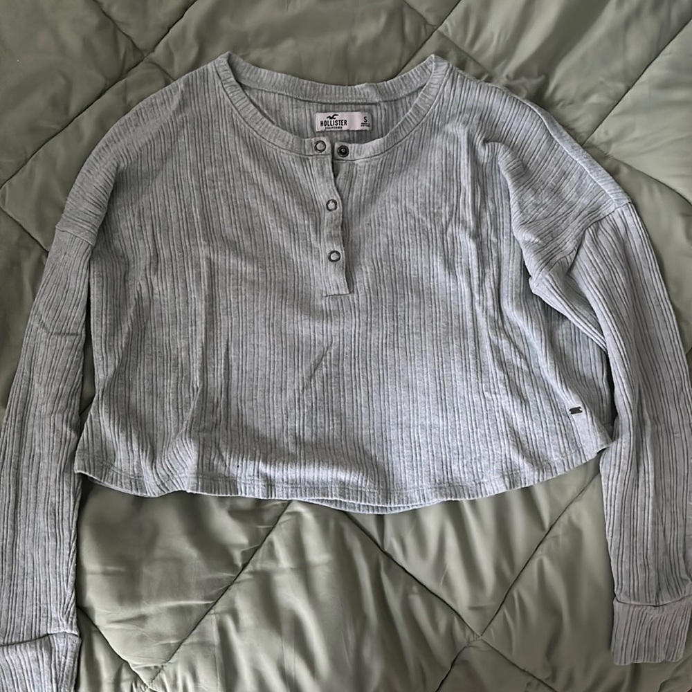 hollister cropped henley long sleeve
